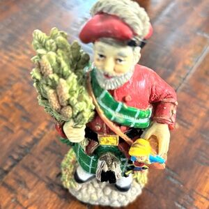 Vintage International Santas of the World Scottish Santa Figurine in Red/Green
